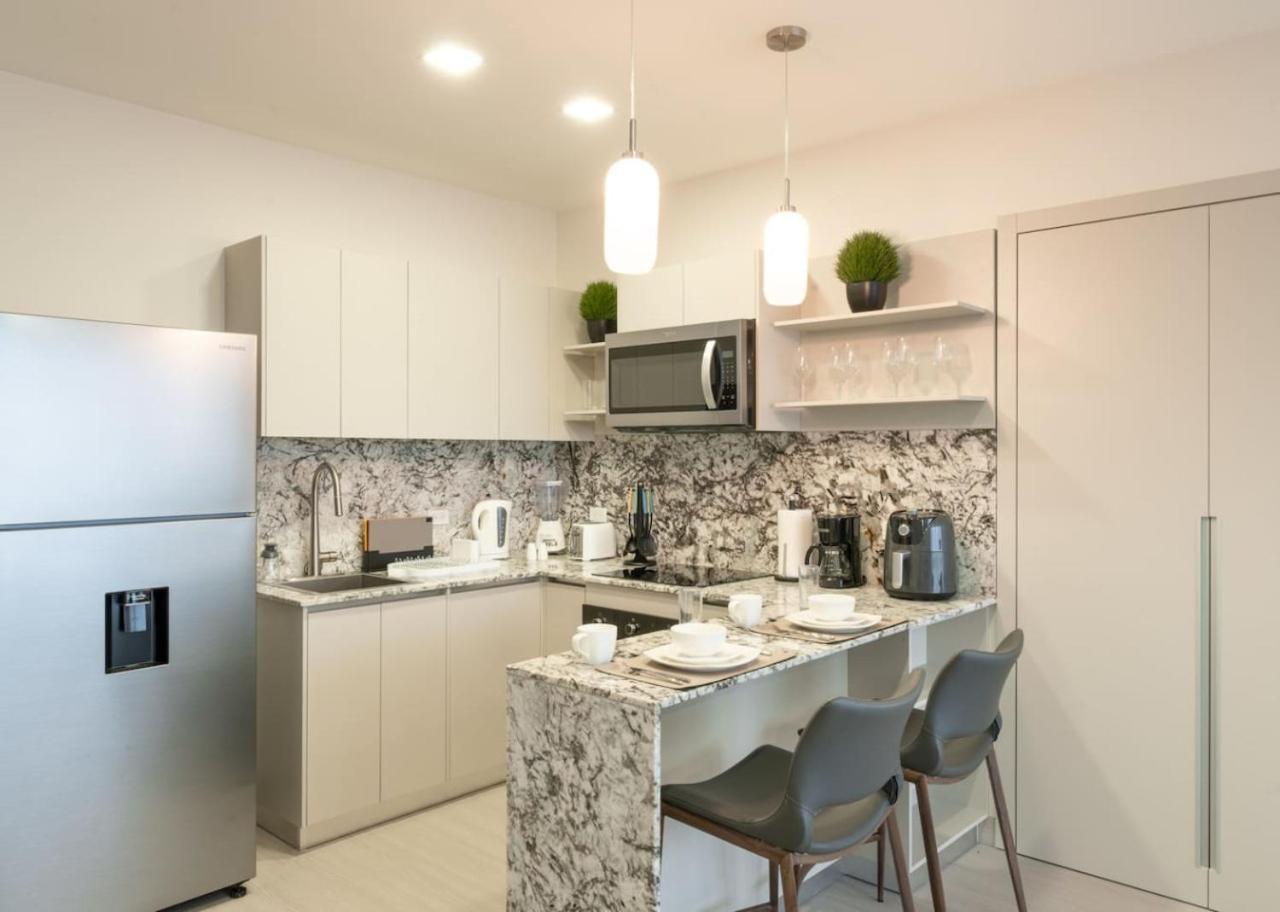 Deluxe Condo Suite 1BR with City View * Panama City